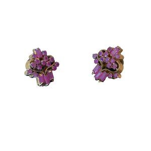 🍒 2/$20 🍒 Vintage Small Pink-Purple Stone Earrings in Gold Unique Setting